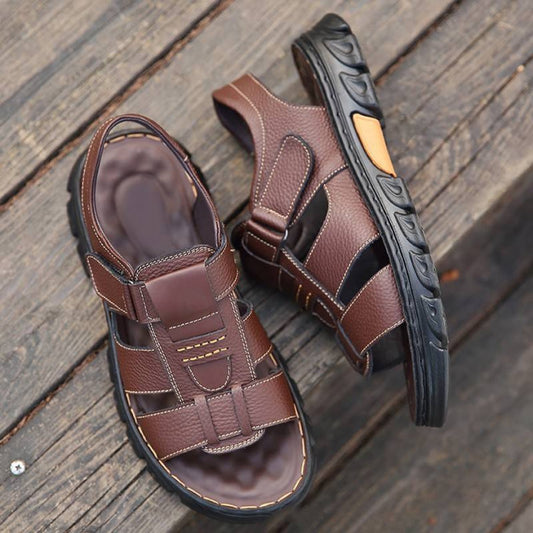 Sandales en cuir marron 2024 au Togo