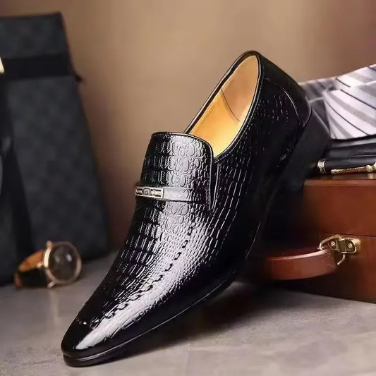 CHAUSSURES EN CUIR NOIR STYLE CROCODILE