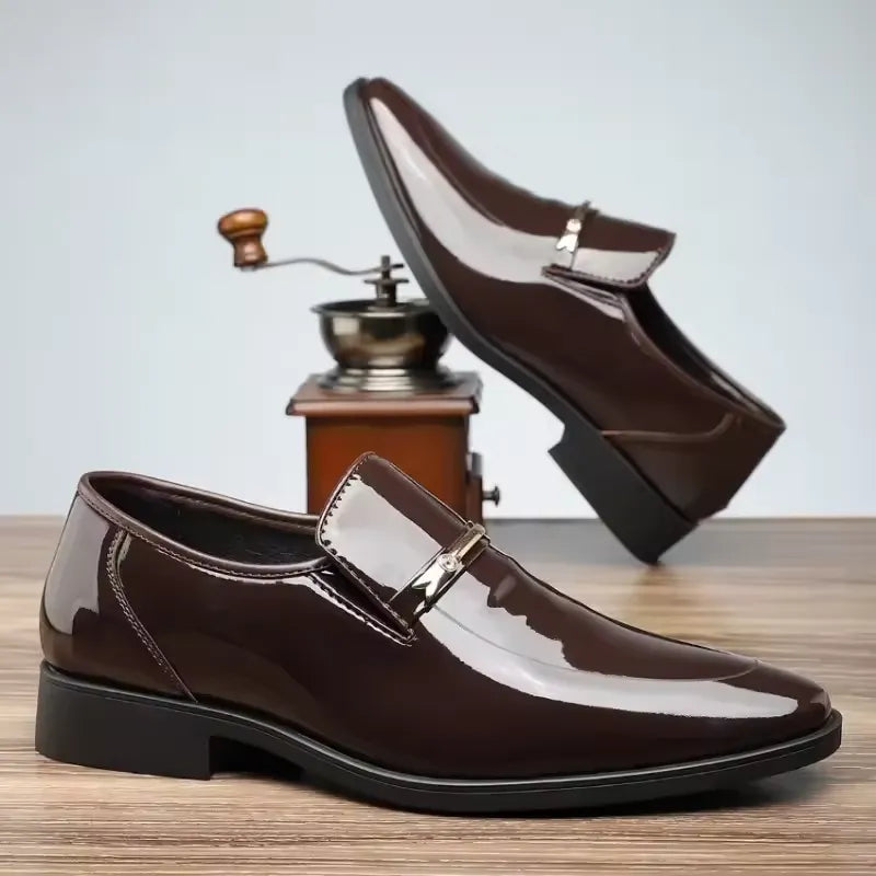 CHAUSSURES EN CUIR VERNIS